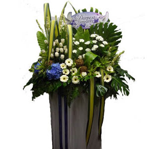 Sympathy Wreath (FW-131)